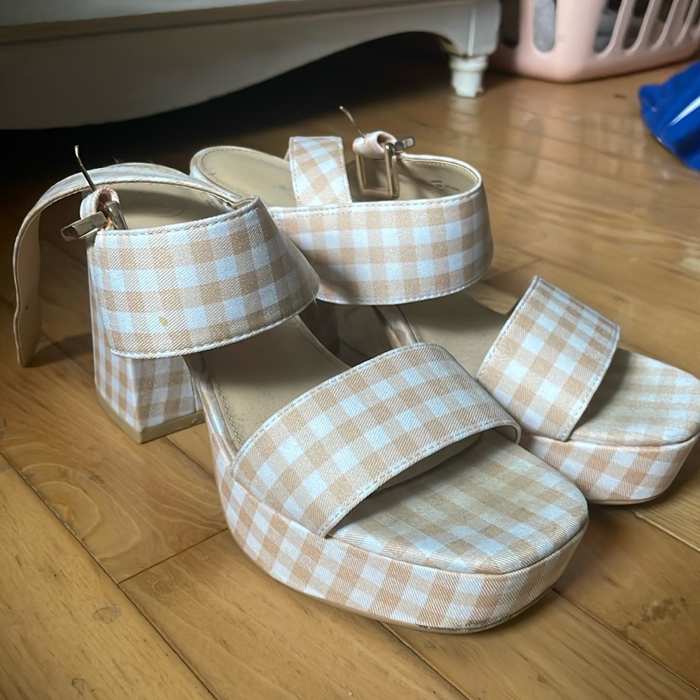 urban outfitters platform heels